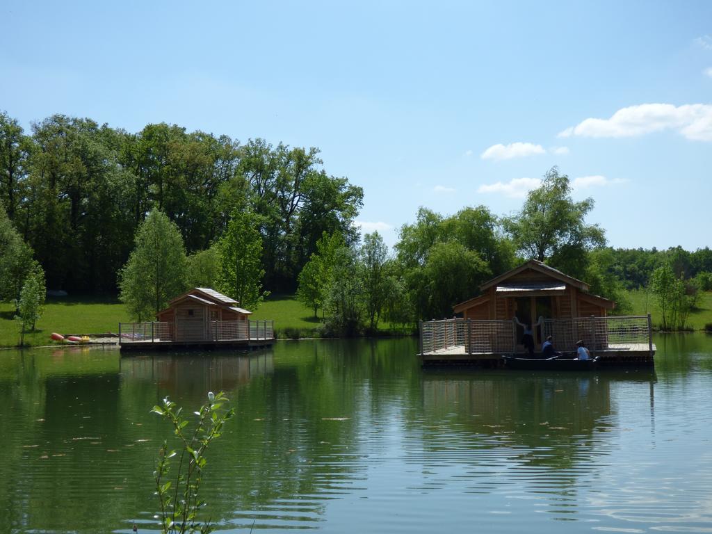 Отель Cabanes Flottantes Du Lac De Pelisse Douzains Экстерьер фото